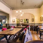 Toll House Inn 