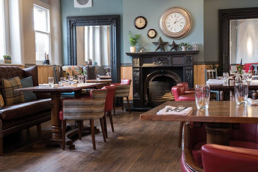 Toll House Hotel