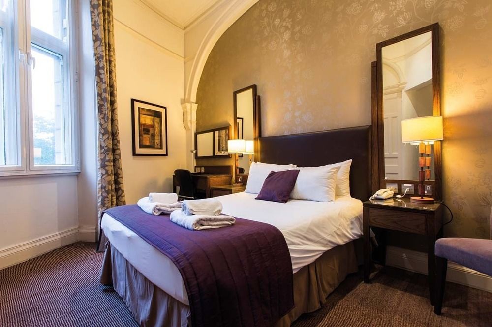 Toll House Hotel
